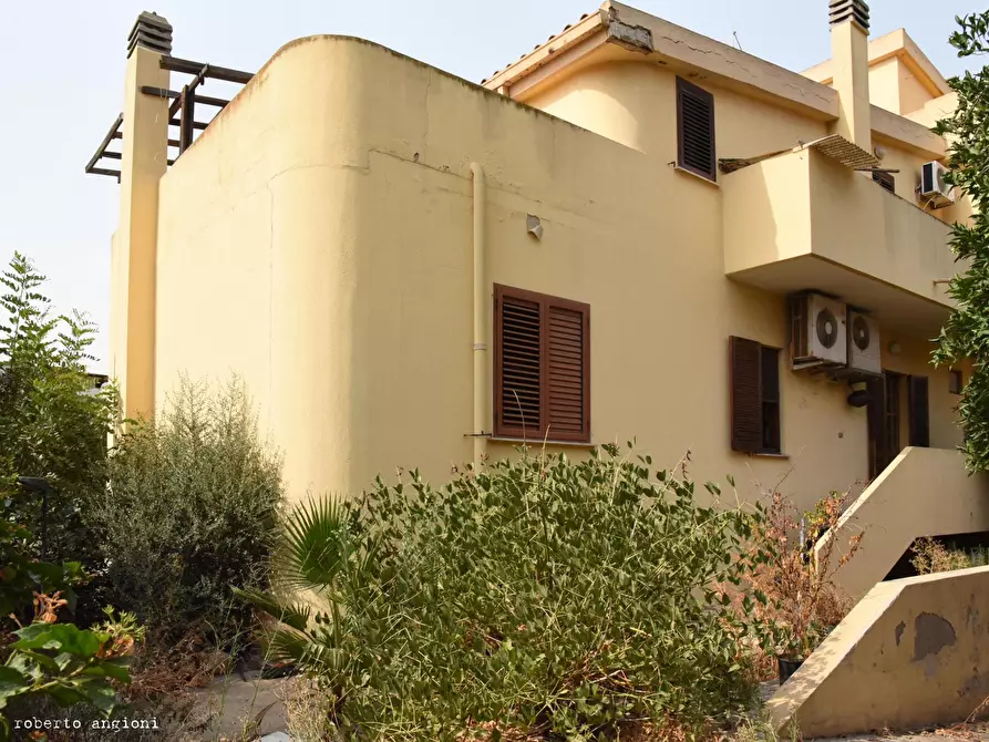 Immagine 3 di Casa bifamiliare in vendita  a Quartu Sant'elena