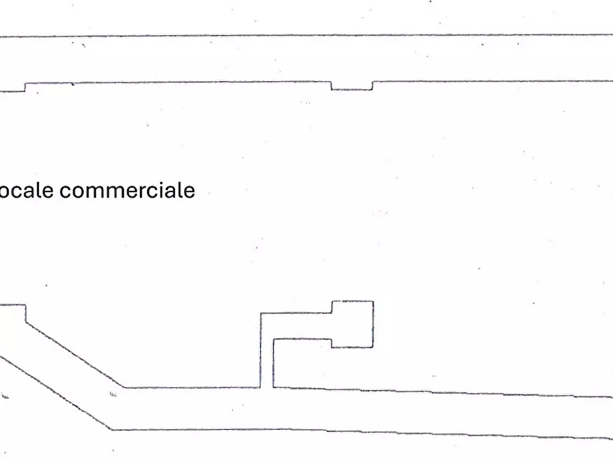 Immagine 30 di Locale commerciale in affitto  a Cagliari
