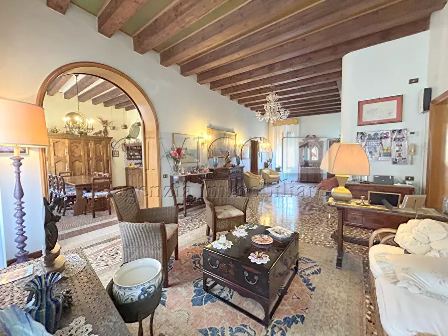 Immagine 12 di Appartamento in vendita  in Sotoportego Widmann a Venezia