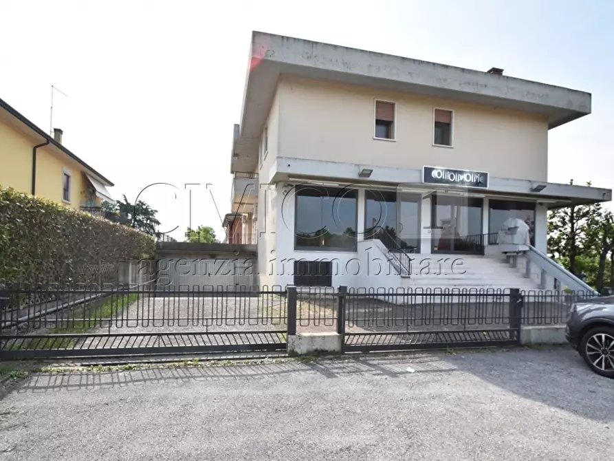 Immagine 16 di Attività commerciale in affitto  in Via Italia Unita 1 a Torri Di Quartesolo