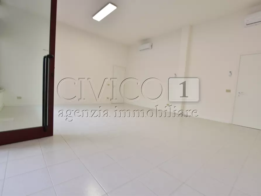 Immagine 2 di Locale commerciale in affitto  in via Roma a Vigodarzere