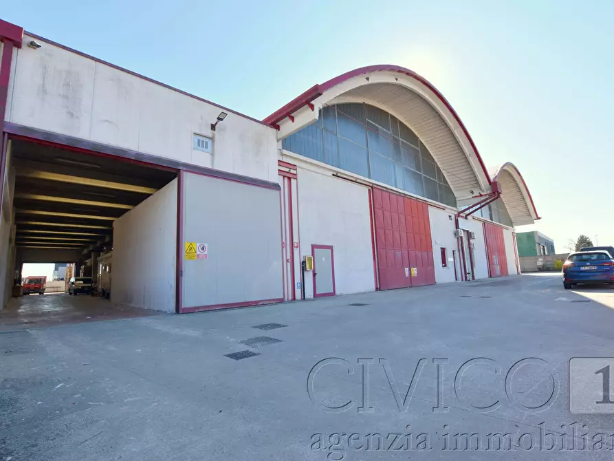 Immagine 7 di Attività artigianale in affitto  in Viale dell' Industria a Rubano