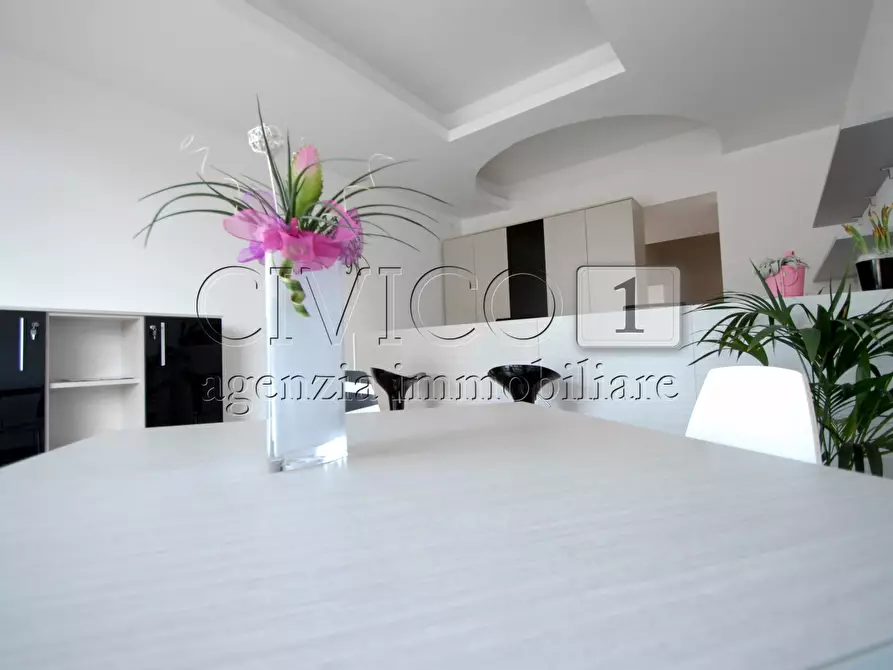 Immagine 2 di Locale commerciale in affitto  in via Chiesanuova a Padova