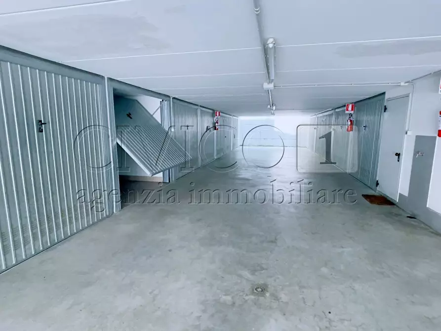 Immagine 8 di Garage in vendita  in Viale Po 57 a Rubano