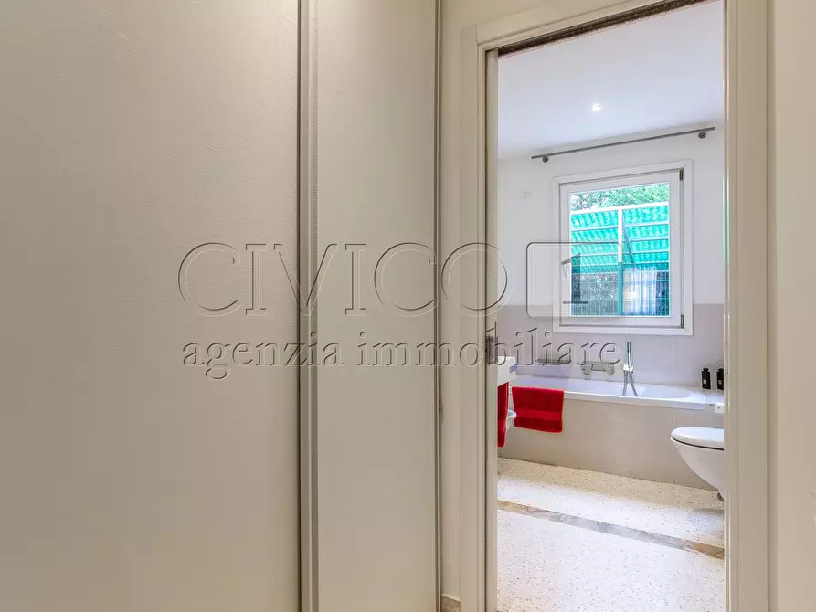 Immagine 13 di Casa bifamiliare in vendita  a Vicenza