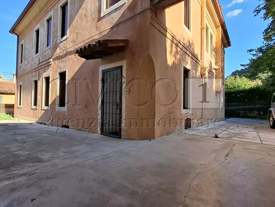 Immagine 7 di Villa in vendita  in Viale Scalabrini a Bassano Del Grappa