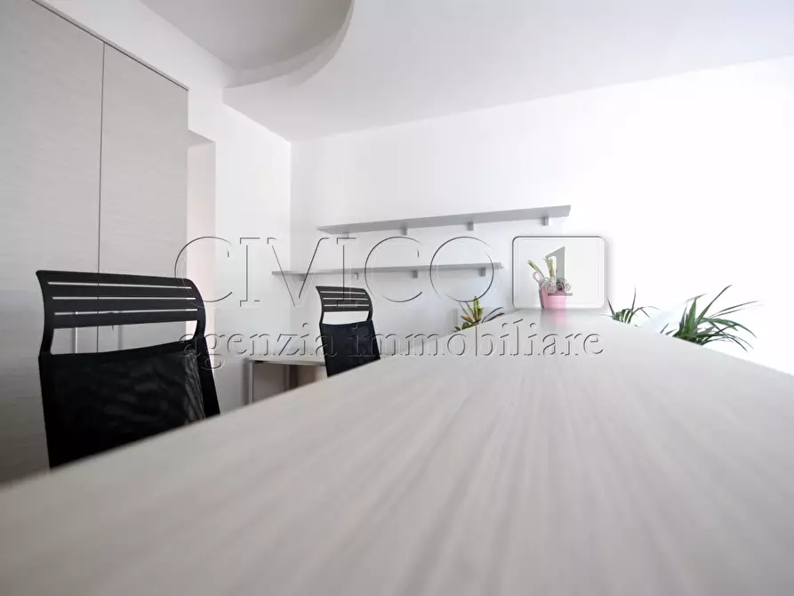 Immagine 3 di Locale commerciale in affitto  in via Chiesanuova a Padova