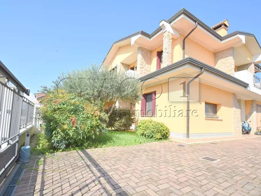 Immagine 1 di Casa bifamiliare in vendita  in Via Negrin 13 a Camisano Vicentino