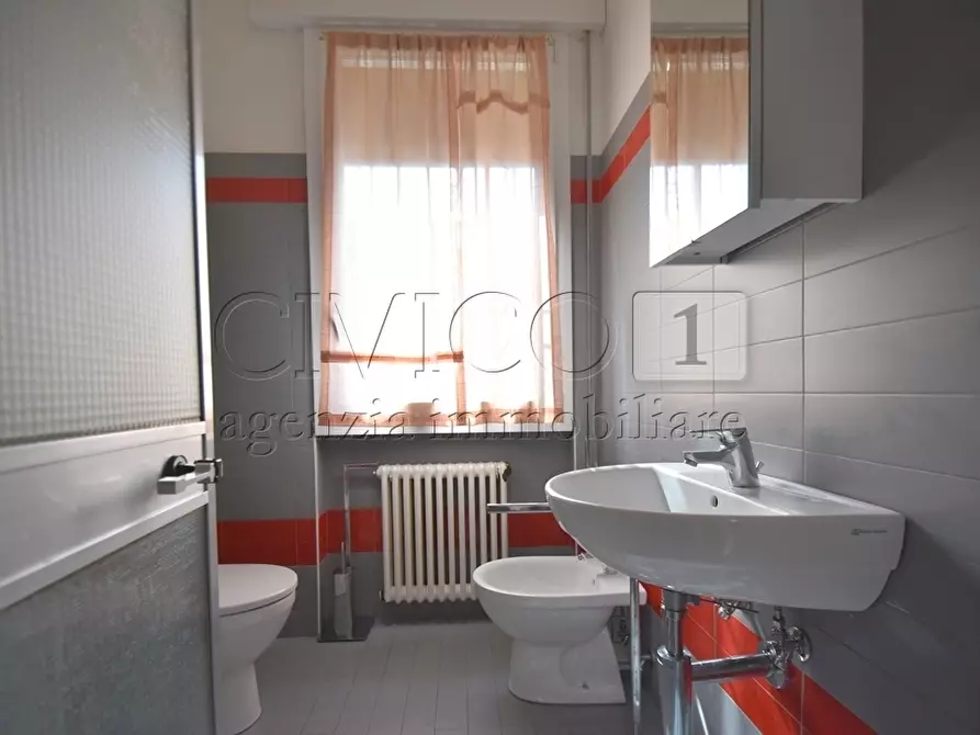 Immagine 8 di Attività commerciale in affitto  in Via Italia Unita 1 a Torri Di Quartesolo