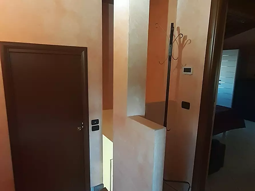 Immagine 23 di Villetta a schiera in vendita  in Via Monte Bianco 50 a Pombia