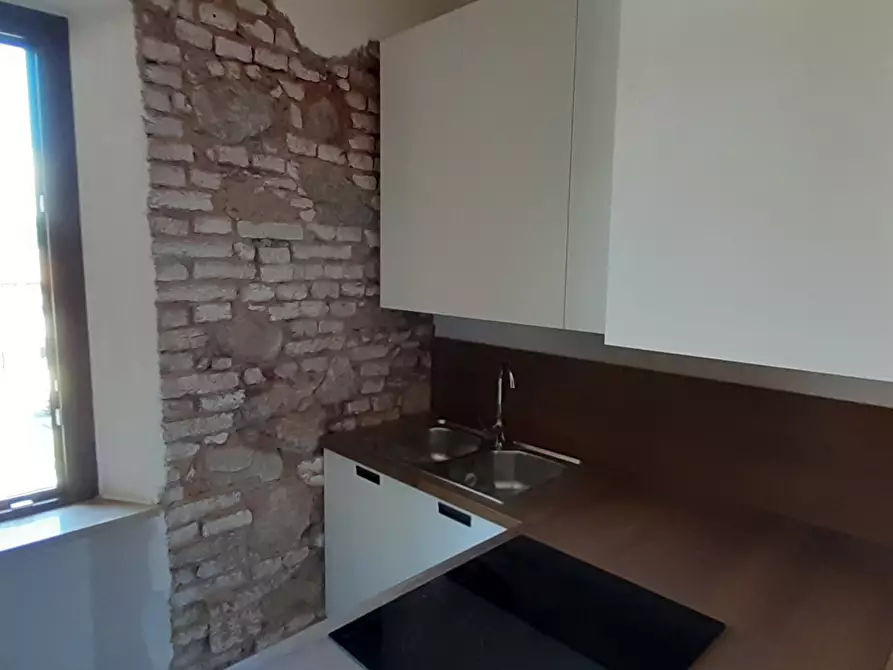 Immagine 10 di Bilocale in affitto  in piazza Unità d'Italia 10 a Varano Borghi