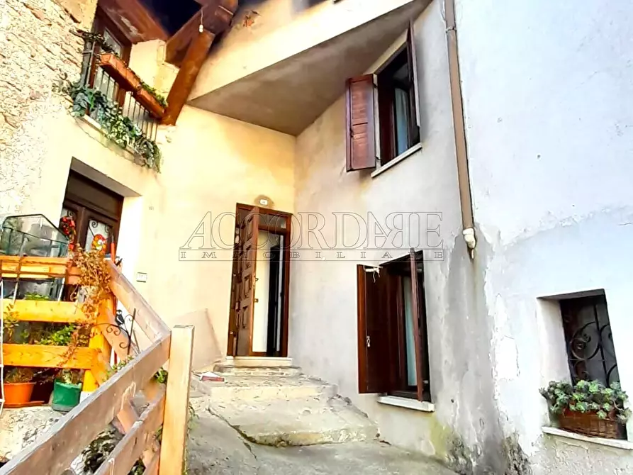 Immagine 8 di Trilocale in vendita  in via Colle 14 a Castello Tesino