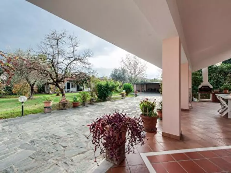 Immagine 26 di Villa in vendita  in Via Privata Villa Ceci 21 a Carrara
