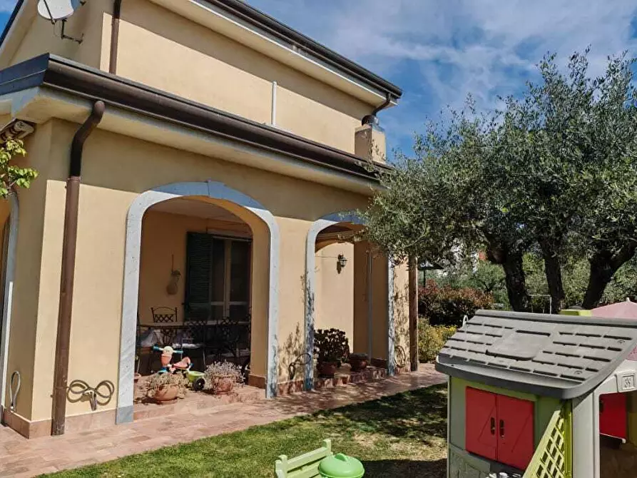 Immagine 17 di Casa semindipendente in vendita  in Via della Pace 24 a Castelnuovo Magra
