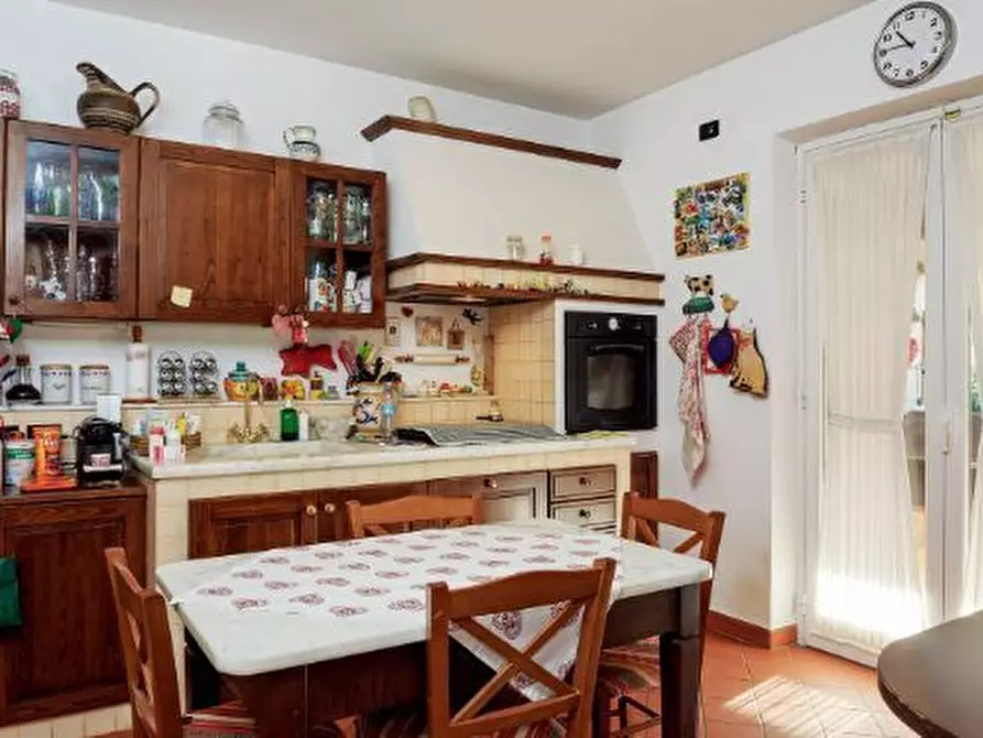 Immagine 9 di Casa semindipendente in vendita  in Viale XX Settembre 25 a Carrara