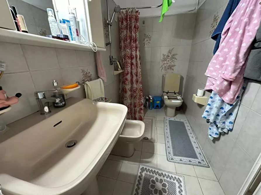 Immagine 17 di Trilocale in vendita  in Via Lunense a Carrara