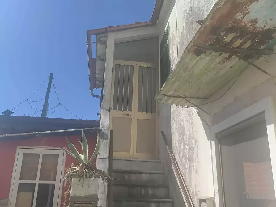 Immagine 2 di Casa semindipendente in vendita  in Via Montebello 35 a Carrara