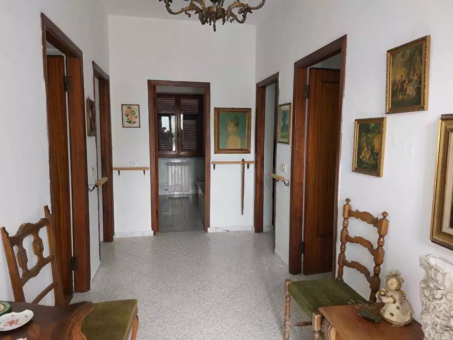 Immagine 1 di Casa semindipendente in vendita  in Via Calcina 29 a Ortonovo