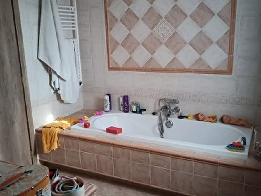 Immagine 21 di Casa semindipendente in vendita  in Marina di Carrara a Carrara