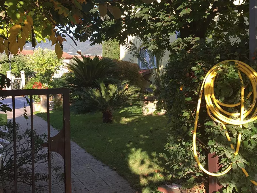 Immagine 2 di Villa in vendita  in Via XXV Aprile a Castelnuovo Magra