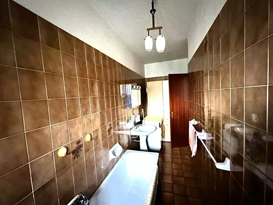 Immagine 12 di Bilocale in vendita  in Via Ugo la Malfa a Ortonovo