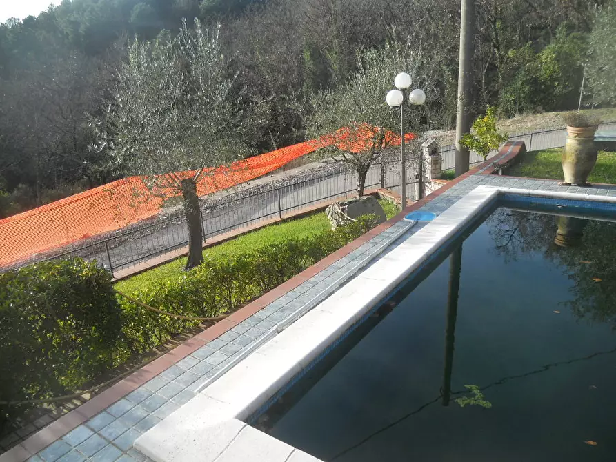 Immagine 39 di Villa in vendita  in Via dei Pini 40 a Castelnuovo Magra