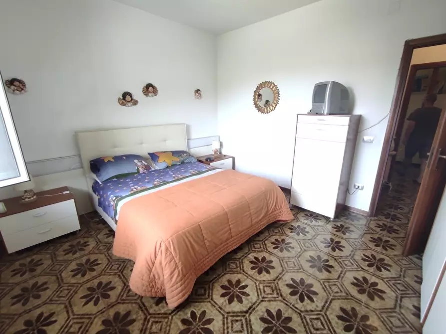 Immagine 11 di Appartamento in vendita  in Via XXV Aprile 23 a Ameglia