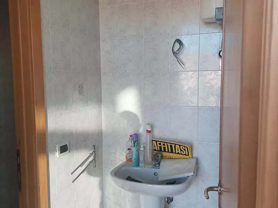 Immagine 10 di Locale commerciale in vendita  in Via del Murello 6 a Sarzana