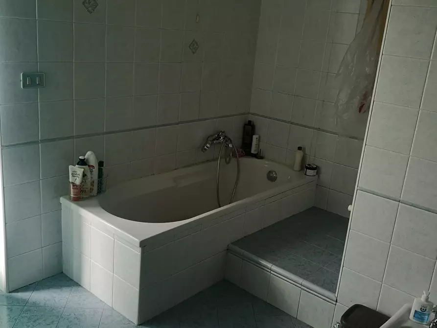 Immagine 14 di Villa in vendita  in Via Del Bozzo Nord 10 a Massa