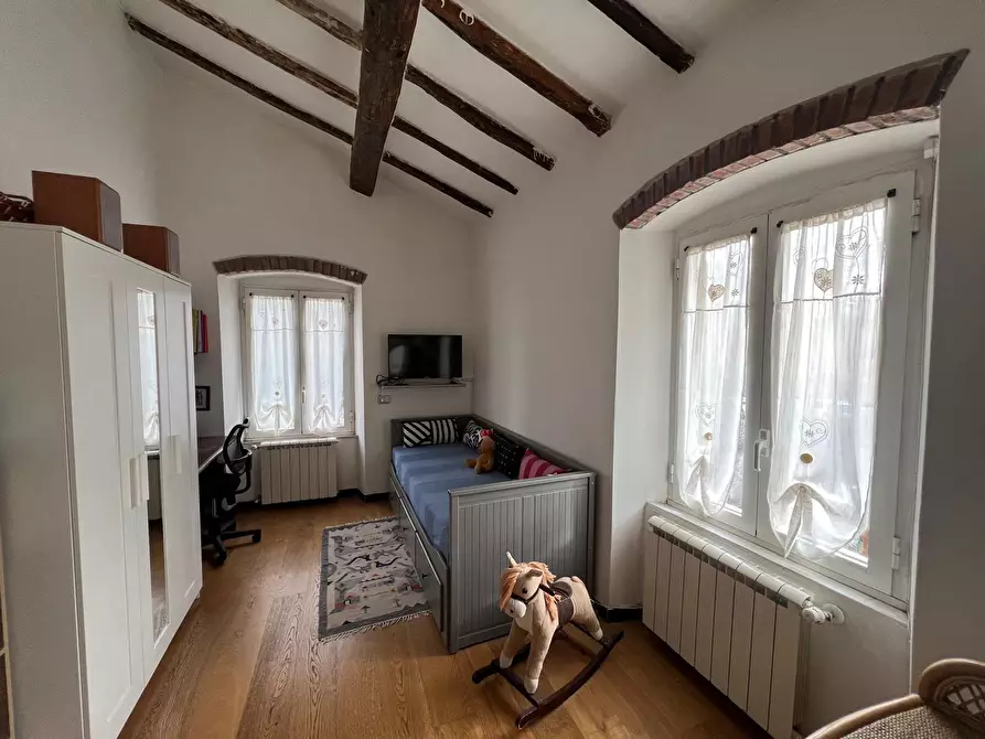 Immagine 10 di Casa bifamiliare in vendita  in Via Canale 193 a Castelnuovo Magra