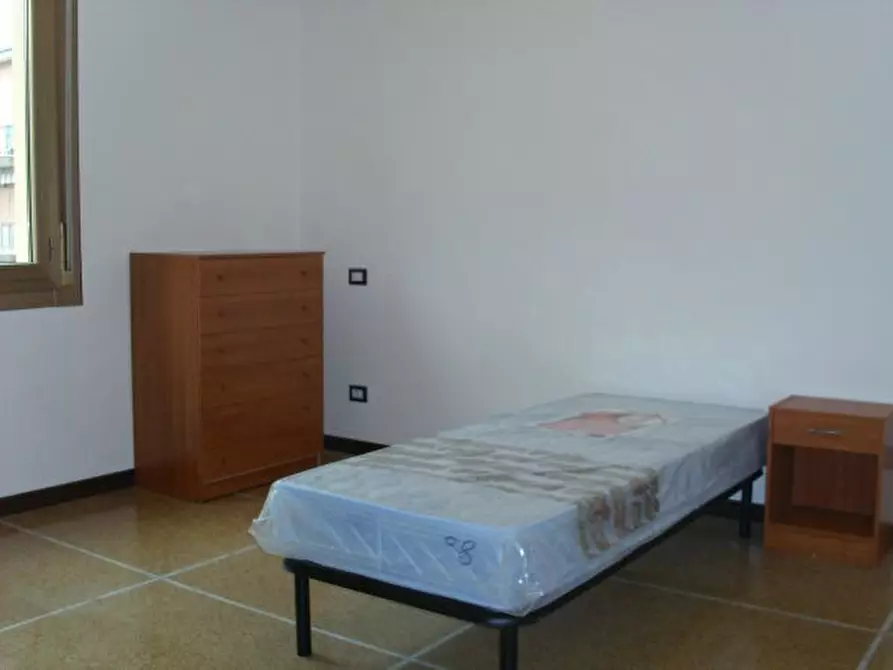 Immagine 4 di Quadrilocale in affitto  a Bologna