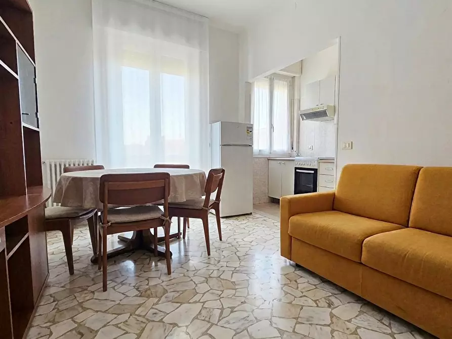 Immagine 2 di Trilocale in affitto  a Bologna