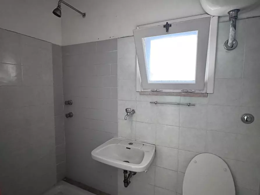 Immagine 9 di Locale commerciale in vendita  in VIA SABAUDIA 170 a San Felice Circeo