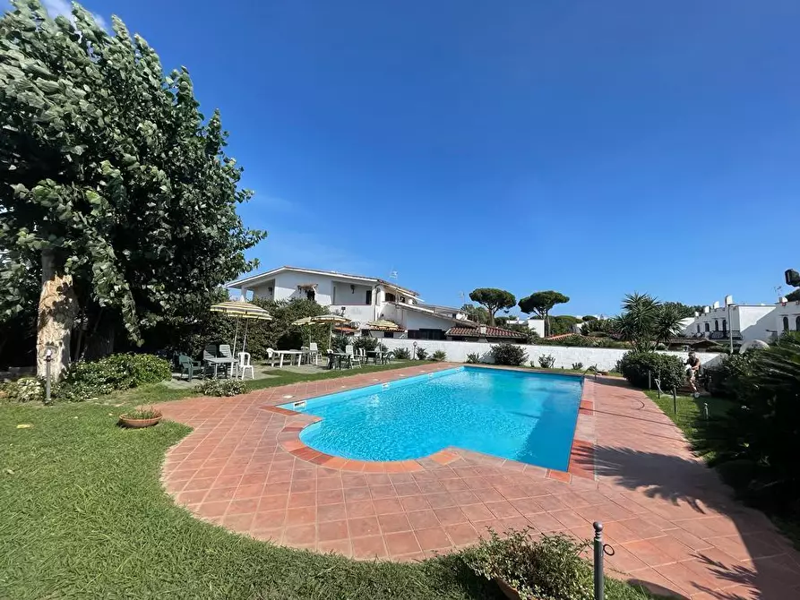 Immagine 11 di Villa in vendita  in Via Terracina 399 a San Felice Circeo
