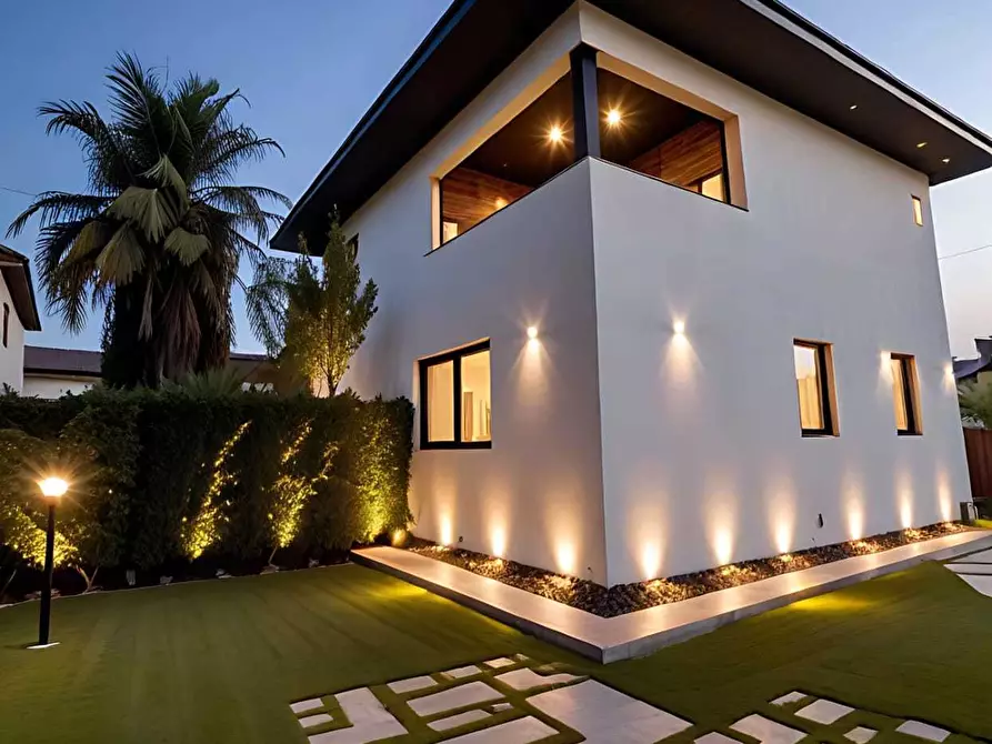 Immagine 5 di Casa bifamiliare in vendita  in Via del Colle 7 a San Felice Circeo