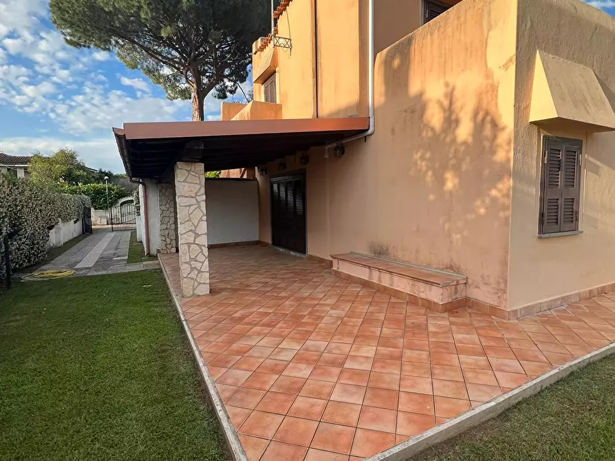 Immagine 1 di Casa trifamiliare in vendita  in Via Africa Orientale 43 a San Felice Circeo