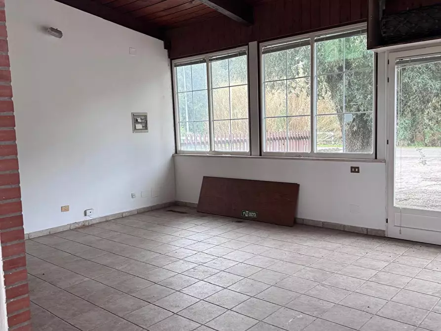 Immagine 1 di Locale commerciale in vendita  in VIA SABAUDIA 170 a San Felice Circeo