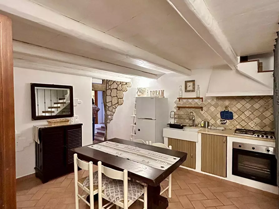 Immagine 10 di Appartamento in vendita  in centro storico a San Felice Circeo