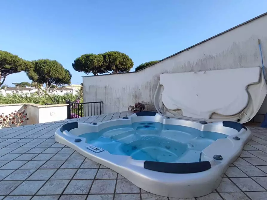 Immagine 17 di Villetta a schiera in vendita  in Viale Regina Elena 64 a San Felice Circeo