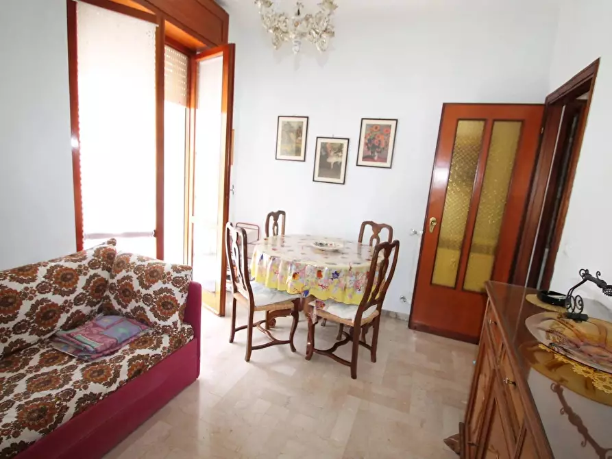 Casa trifamiliare in vendita in Via Leopardi 6. a Loano