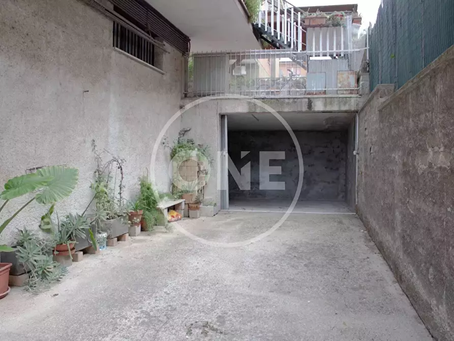 Appartamento in vendita in Via Canicattì 38 a Roma