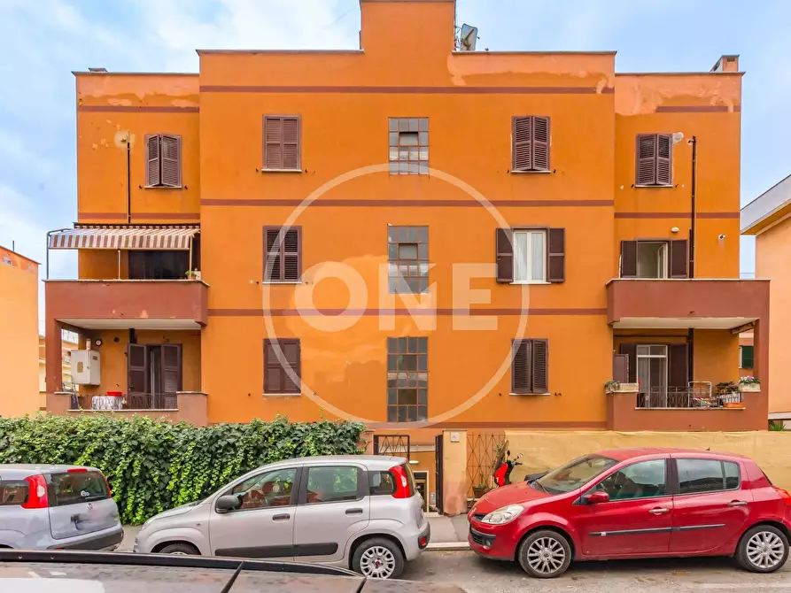 Casa trifamiliare in vendita in Via delle Begonie 6 a Roma