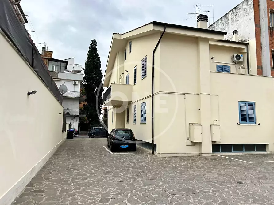 Casa trifamiliare in vendita in Via Simone Ghini, 29 a Roma
