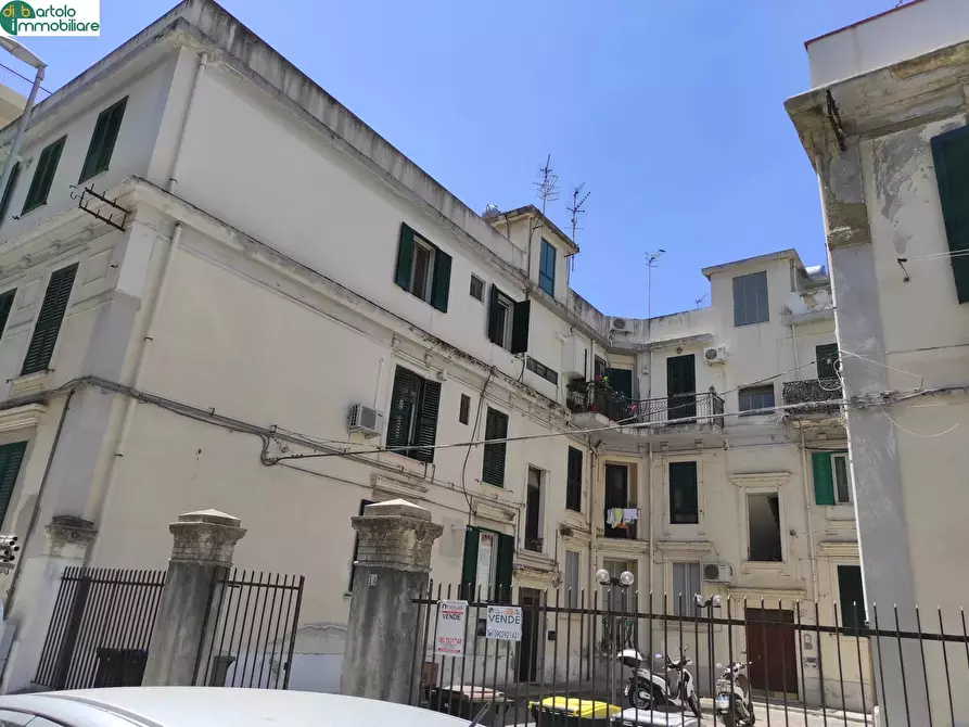 Casa trifamiliare in vendita in Via Acqua del conte 14 a Messina