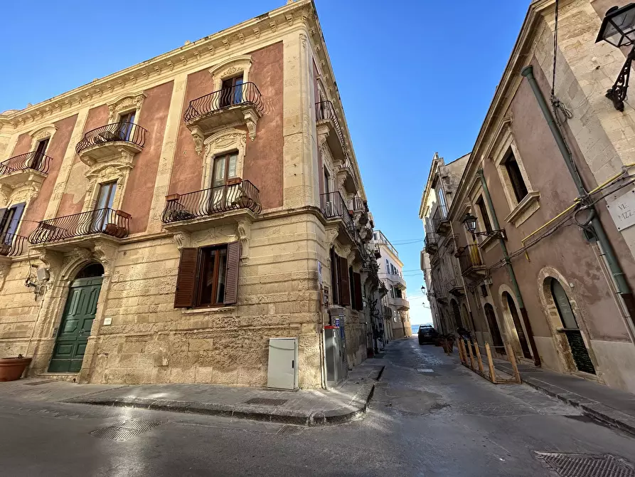 Immagine 1 di Casa trifamiliare in vendita  in VIA DELLA MAESTRANZA a Siracusa