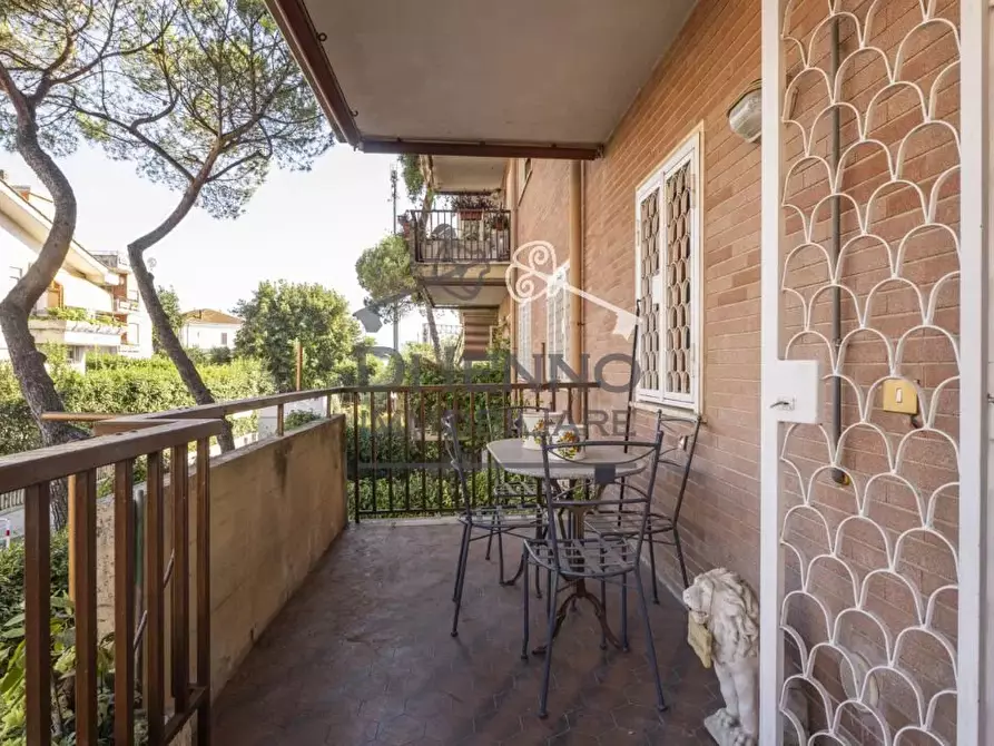 Immagine 4 di Casa trifamiliare in vendita  in Via Renato Mainardi a Roma