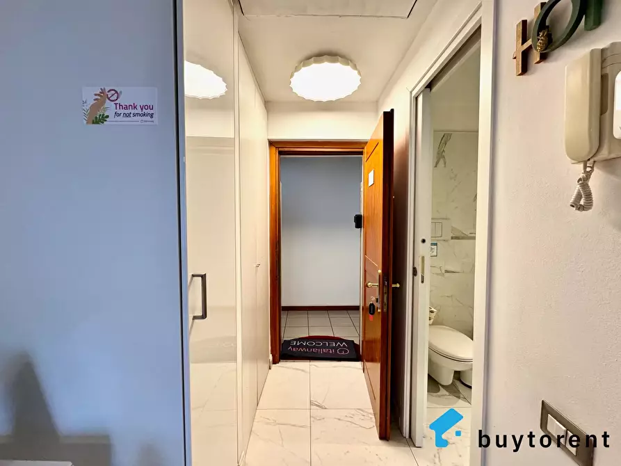 Immagine 3 di Casa trifamiliare in vendita  in Corso di Porta Nuova, 52a a Milano