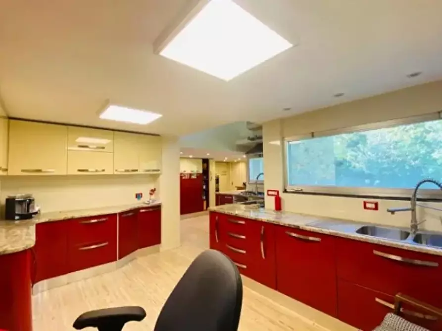 Immagine 18 di Casa trifamiliare in affitto  a Roma