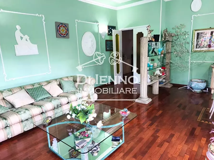 Immagine 1 di Casa trifamiliare in vendita  in Via Campodimele, 75 a Roma