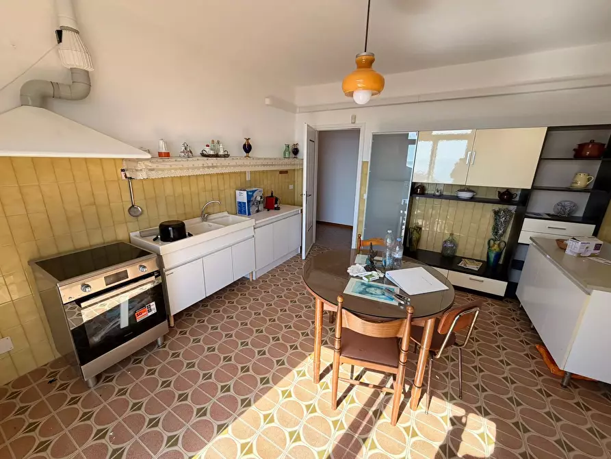 Immagine 3 di Casa trifamiliare in affitto  a Ventimiglia